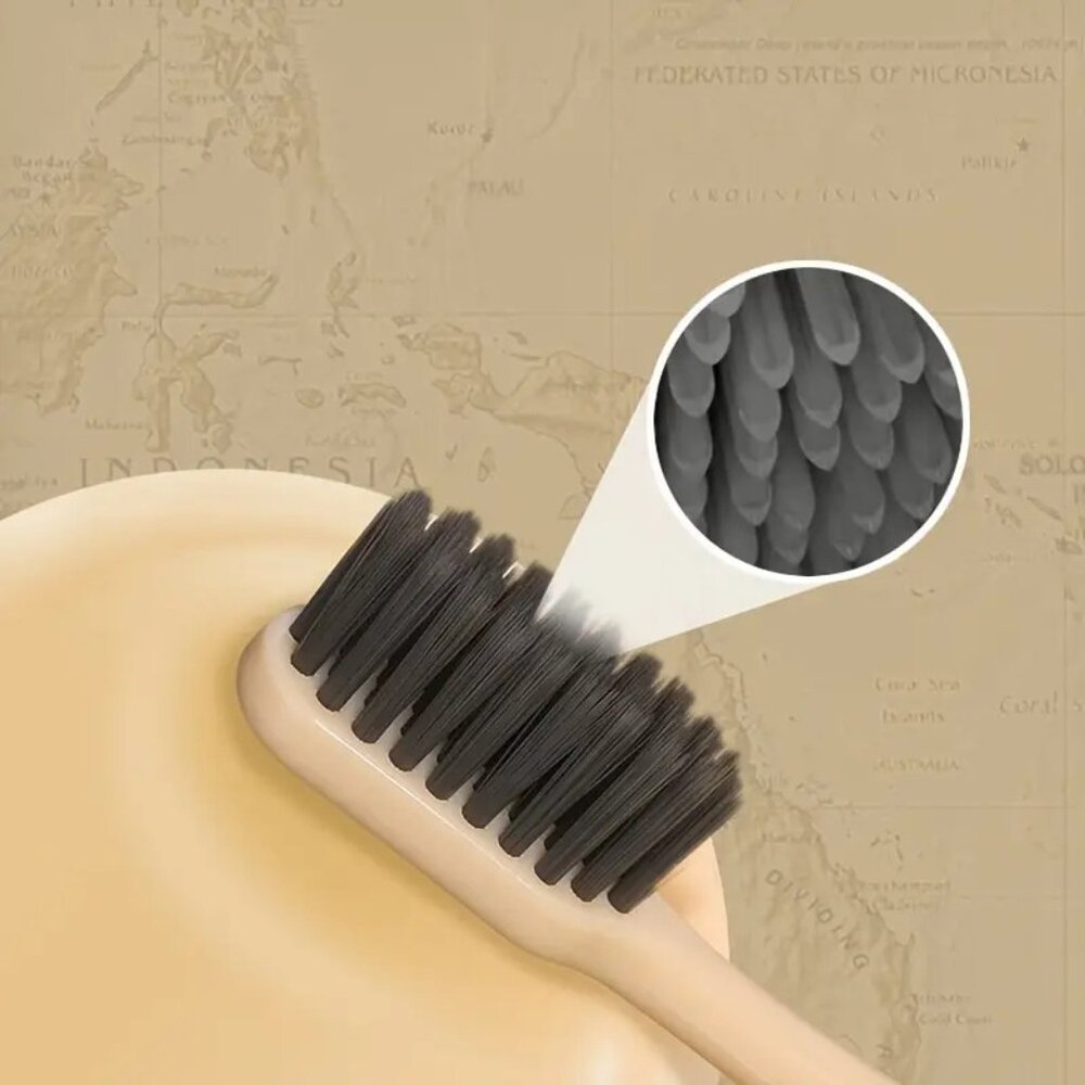 Luxury in Every Stroke: Designer-Inspired Toothbrush Set by Gucci - Picture 5 of 6